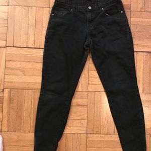 black skinny jeans